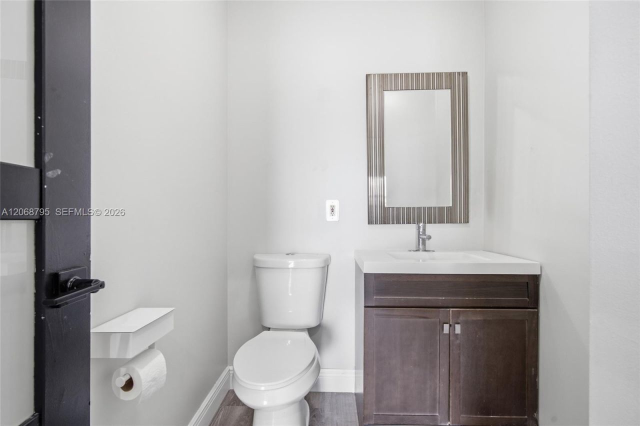 15411 SW 9th Way, Miami, FL 33194 Photo