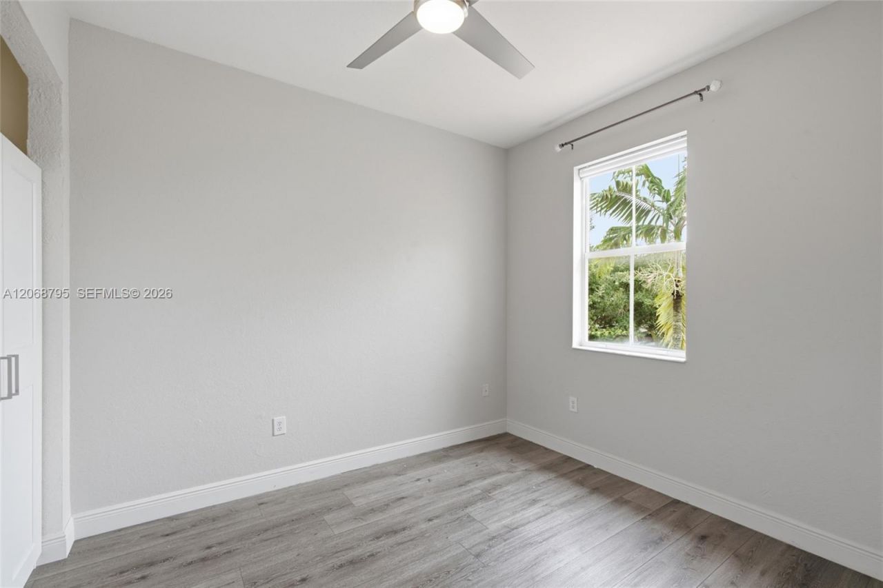 15411 SW 9th Way, Miami, FL 33194 Photo