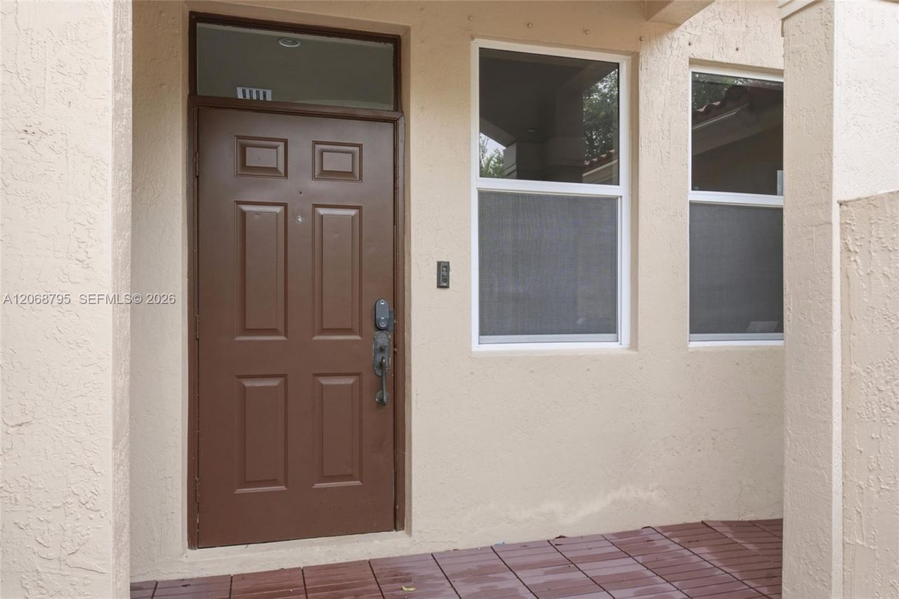 15411 SW 9th Way, Miami, FL 33194 Photo