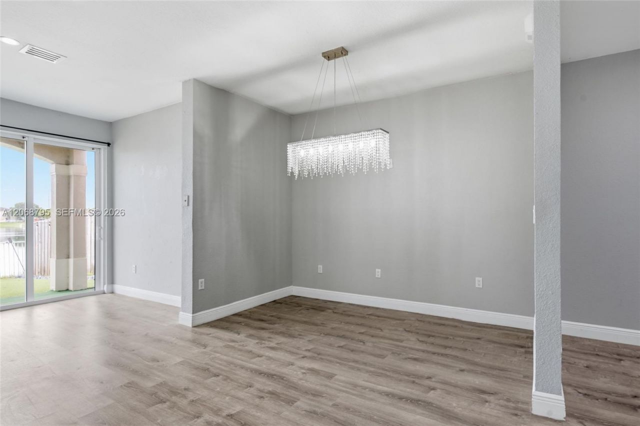 15411 SW 9th Way, Miami, FL 33194 Photo