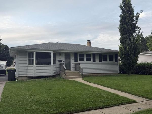 48 Wagner Drive, Cary, IL 60013