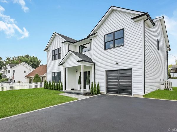 12 Slate Lane , Levittown, NY 11756