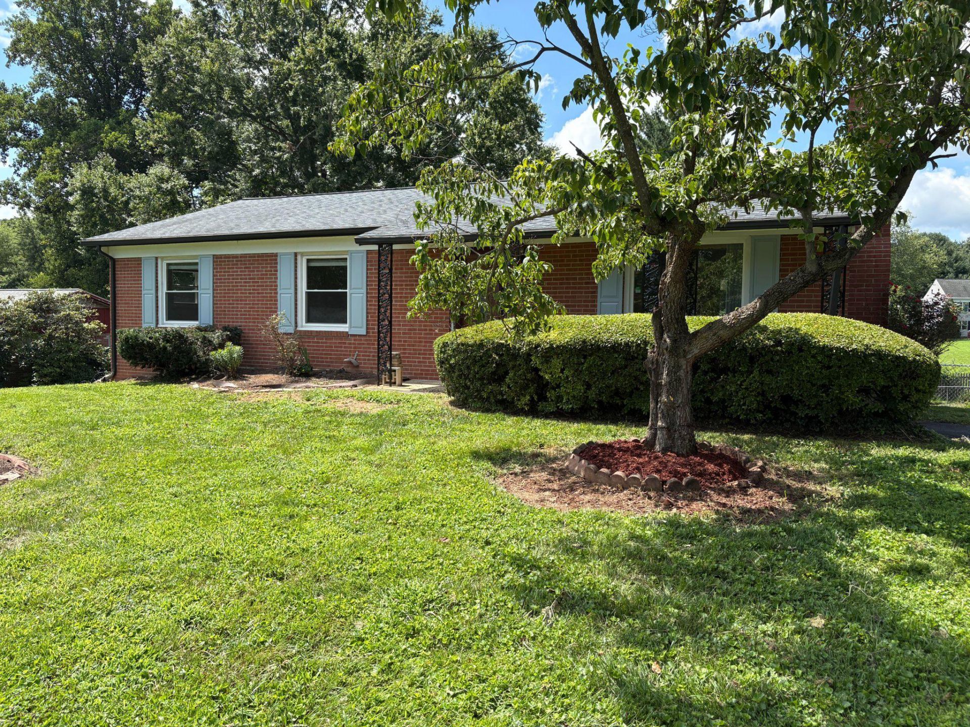 160 S Hughes Street, Hamilton, VA 20158 Main Photo