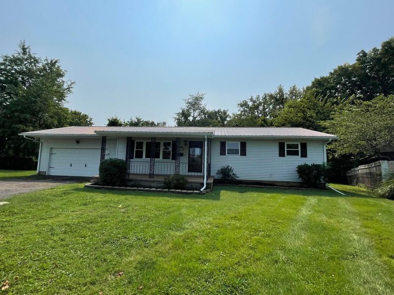 129 Gale Court , Circleville, OH 43113 Photo 3