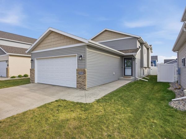 6270 56th Avenue S, Fargo, ND 58104