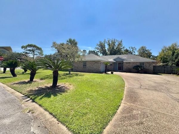 101 Meadow Woods Lane, Niceville, FL 32578