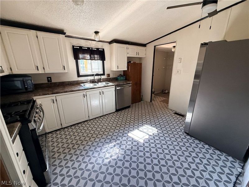 610 sandpiper Lane, New Philadelphia, OH 44663 Photo 9