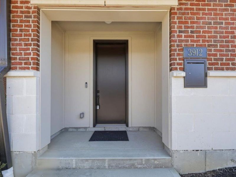 3912 Edwards Road, Cincinnati, OH 45209 Photo 2