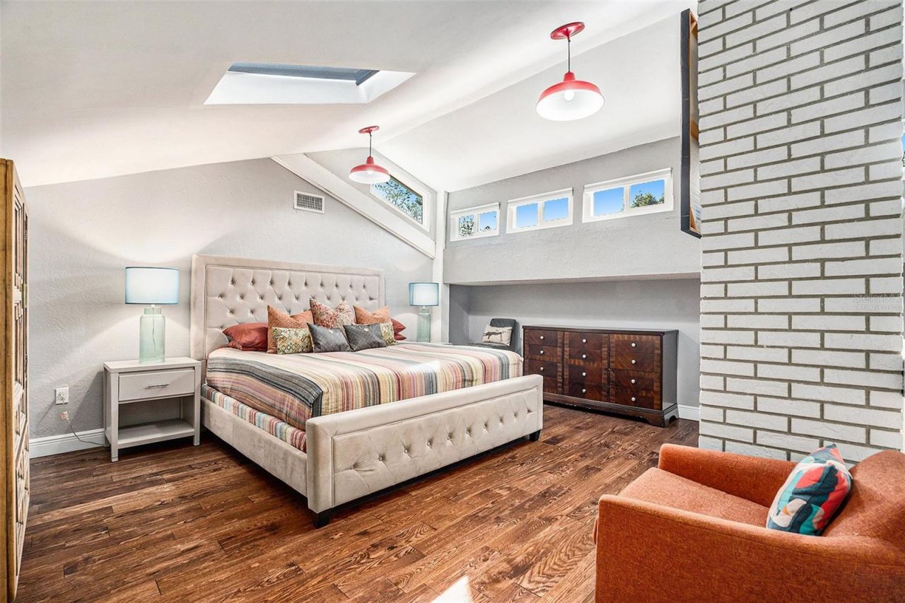 2134 Serpentine Circle S, Saint Petersburg, FL 33712 Photo