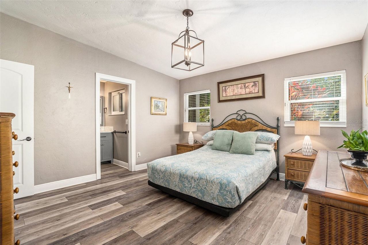 2134 Serpentine Circle S, Saint Petersburg, FL 33712 Photo