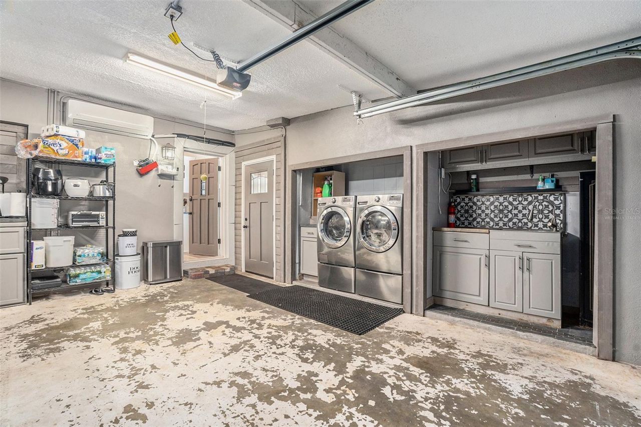 2134 Serpentine Circle S, Saint Petersburg, FL 33712 Photo