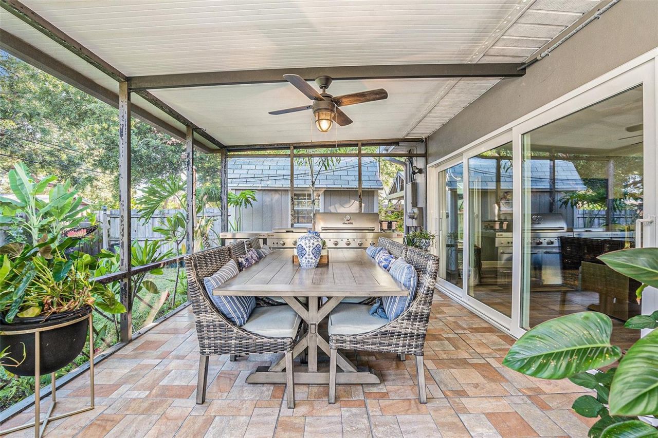 2134 Serpentine Circle S, Saint Petersburg, FL 33712 Photo
