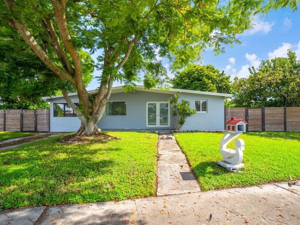 11445 SW 43rd Ter , Miami, FL 33165