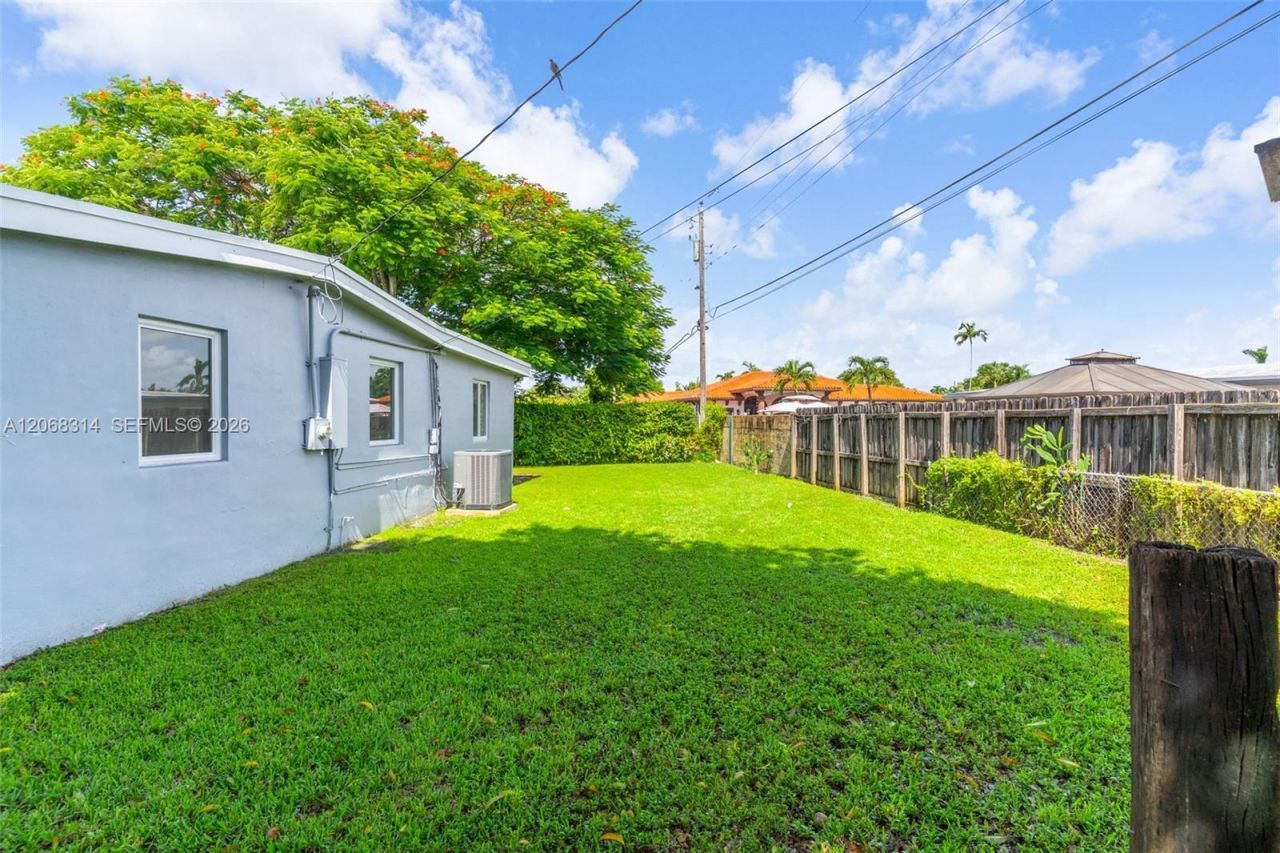 11445 SW 43rd Ter , Miami, FL 33165 Photo