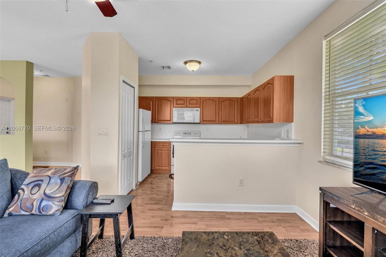 4435 SW 160th Ave, Unit 215, Miramar, FL 33027 Photo