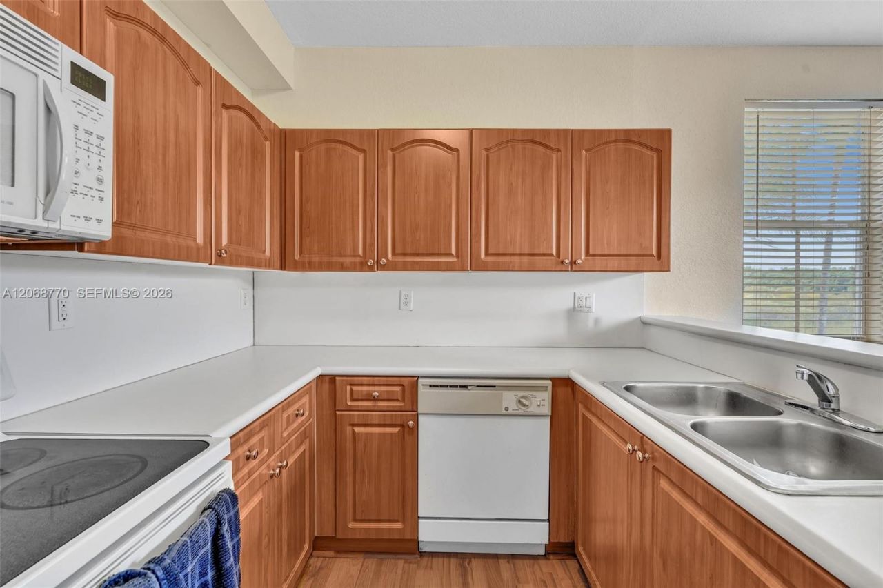 4435 SW 160th Ave, Unit 215, Miramar, FL 33027 Photo