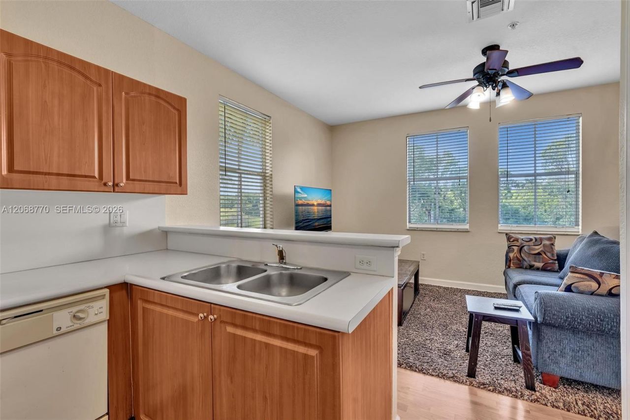 4435 SW 160th Ave, Unit 215, Miramar, FL 33027 Photo