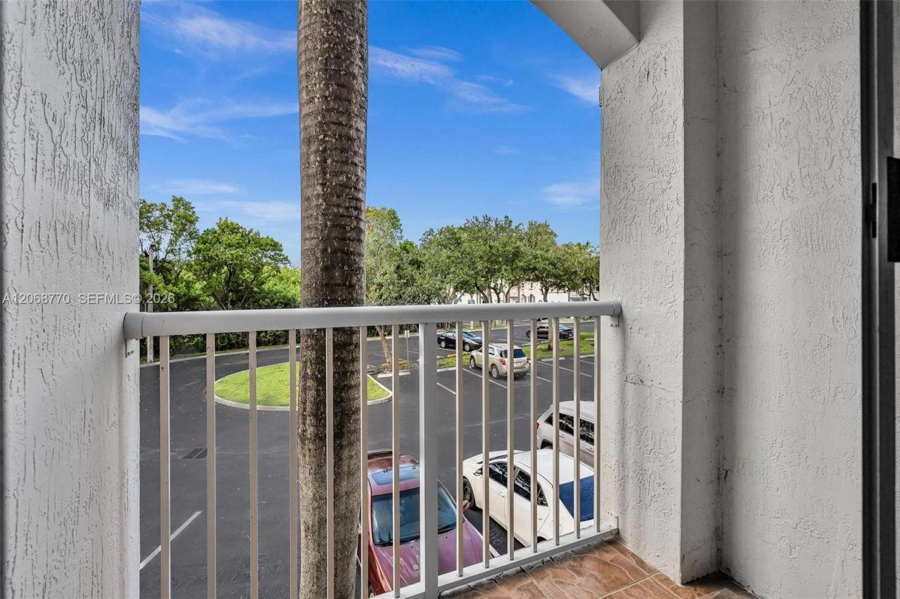 4435 SW 160th Ave, Unit 215, Miramar, FL 33027 Photo