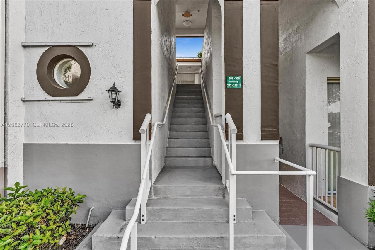 4435 SW 160th Ave, Unit 215, Miramar, FL 33027 Photo
