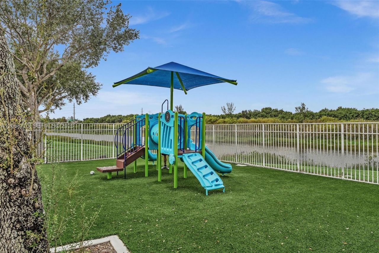 4435 SW 160th Ave, Unit 215, Miramar, FL 33027 Photo