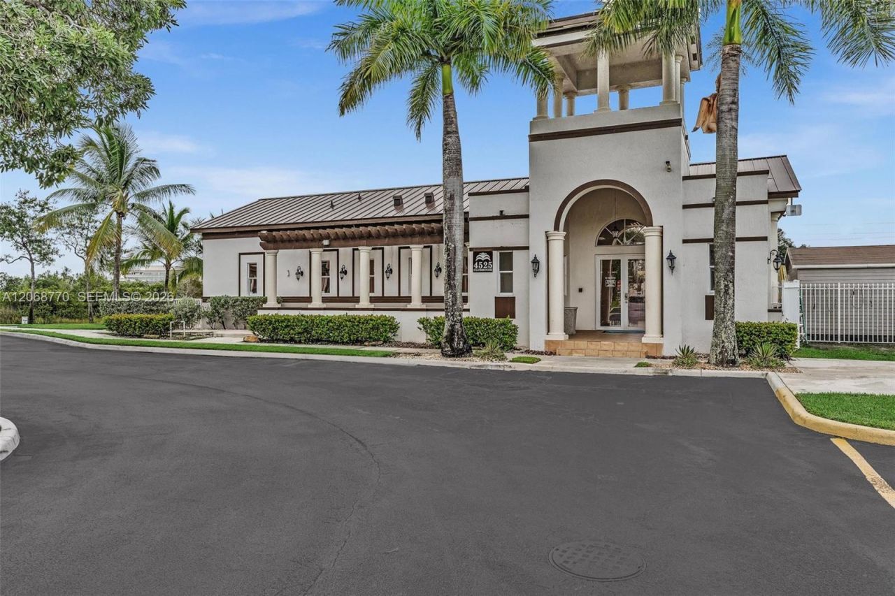 4435 SW 160th Ave, Unit 215, Miramar, FL 33027 Photo
