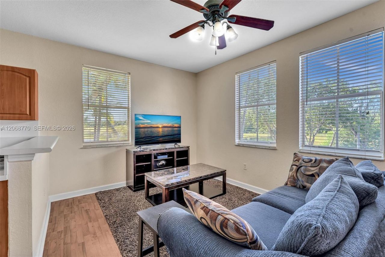 4435 SW 160th Ave, Unit 215, Miramar, FL 33027 Photo