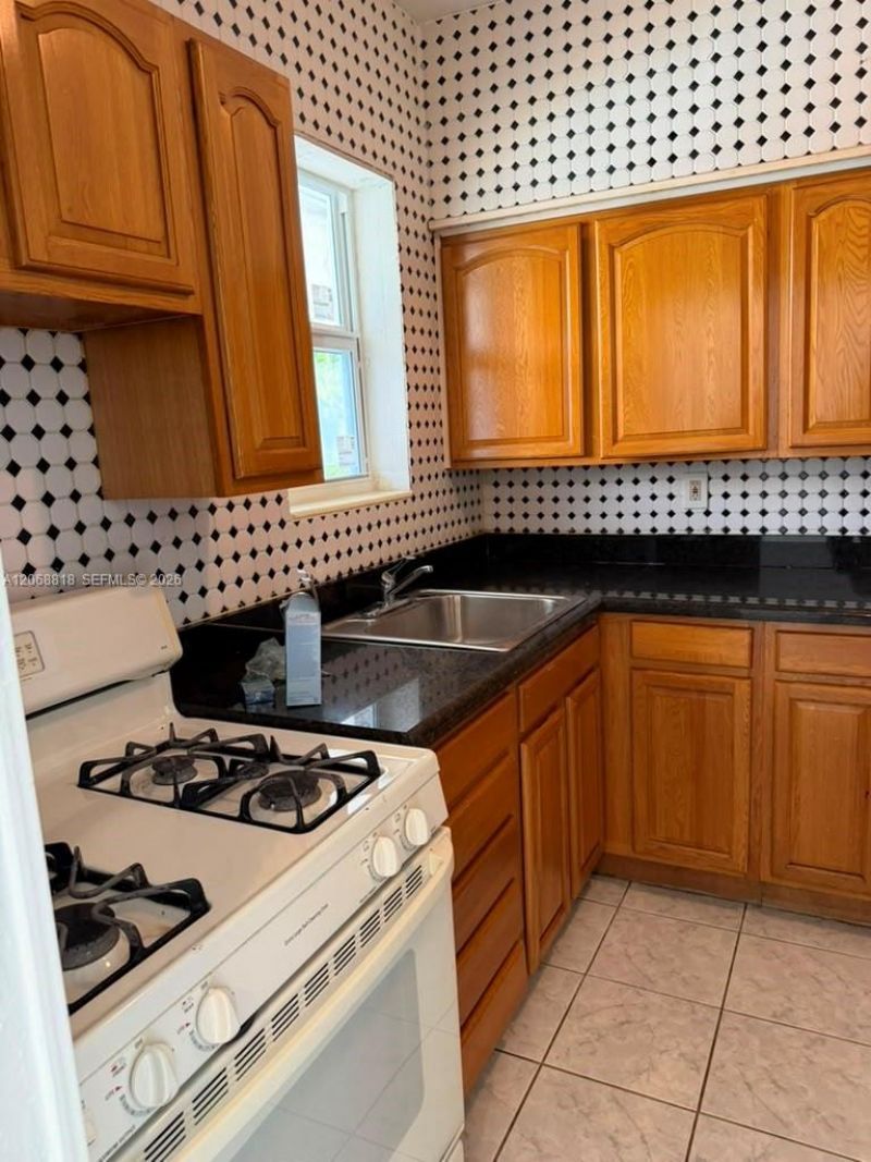 2 S Shore Dr , Unit 15, Miami Beach, FL 33141 Photo