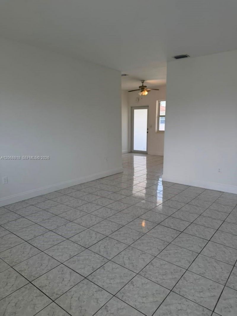 2 S Shore Dr , Unit 15, Miami Beach, FL 33141 Photo