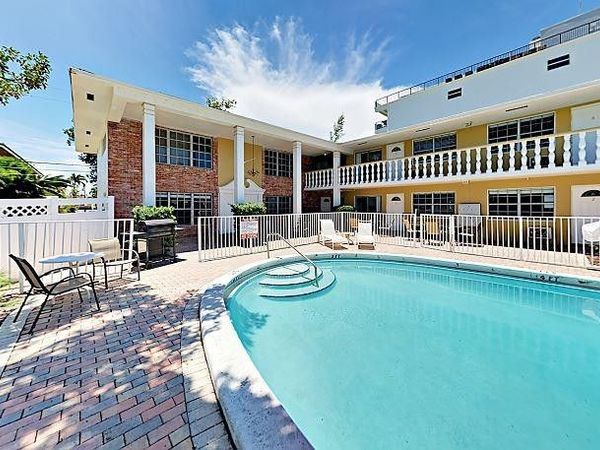 3226 NE 12TH Street, Unit 8, Pompano Beach, FL 33062