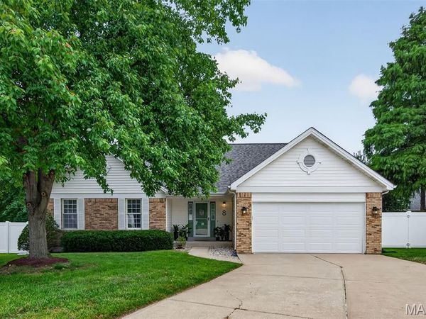 8 Lewis Court, St Peters, MO 63376