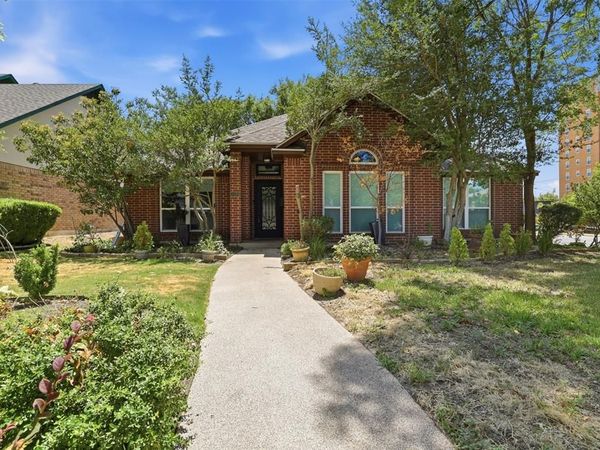 2229 Weatherbee Street, Fort Worth, TX 76110