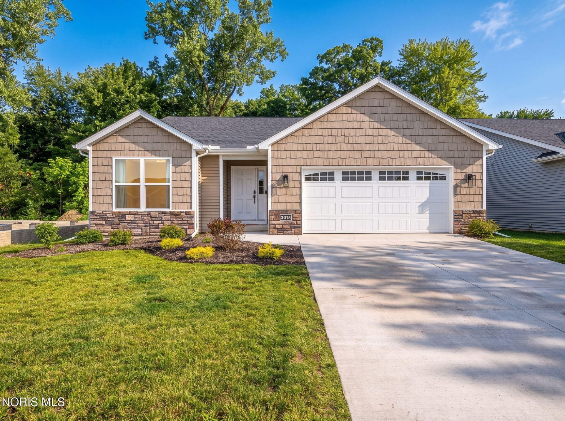 2015 Oakside Road, Toledo, OH 43615 Main Photo