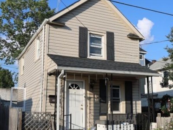 28 Warren St, North Plainfield, NJ 07060