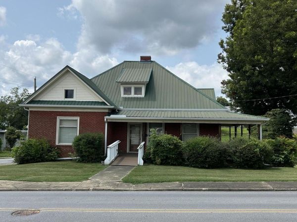 221 North Irish Street, Greeneville, TN 37745