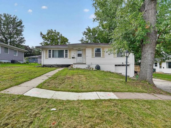 1721 Belle Avenue, Cedar Falls, IA 50613