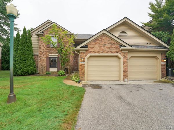 29823 Indian Trail , Unit 105, Farmington Hills, Mi 48331
