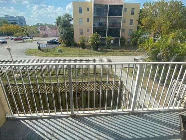 5241 Geneva Way , Unit 203, Doral, FL 33166