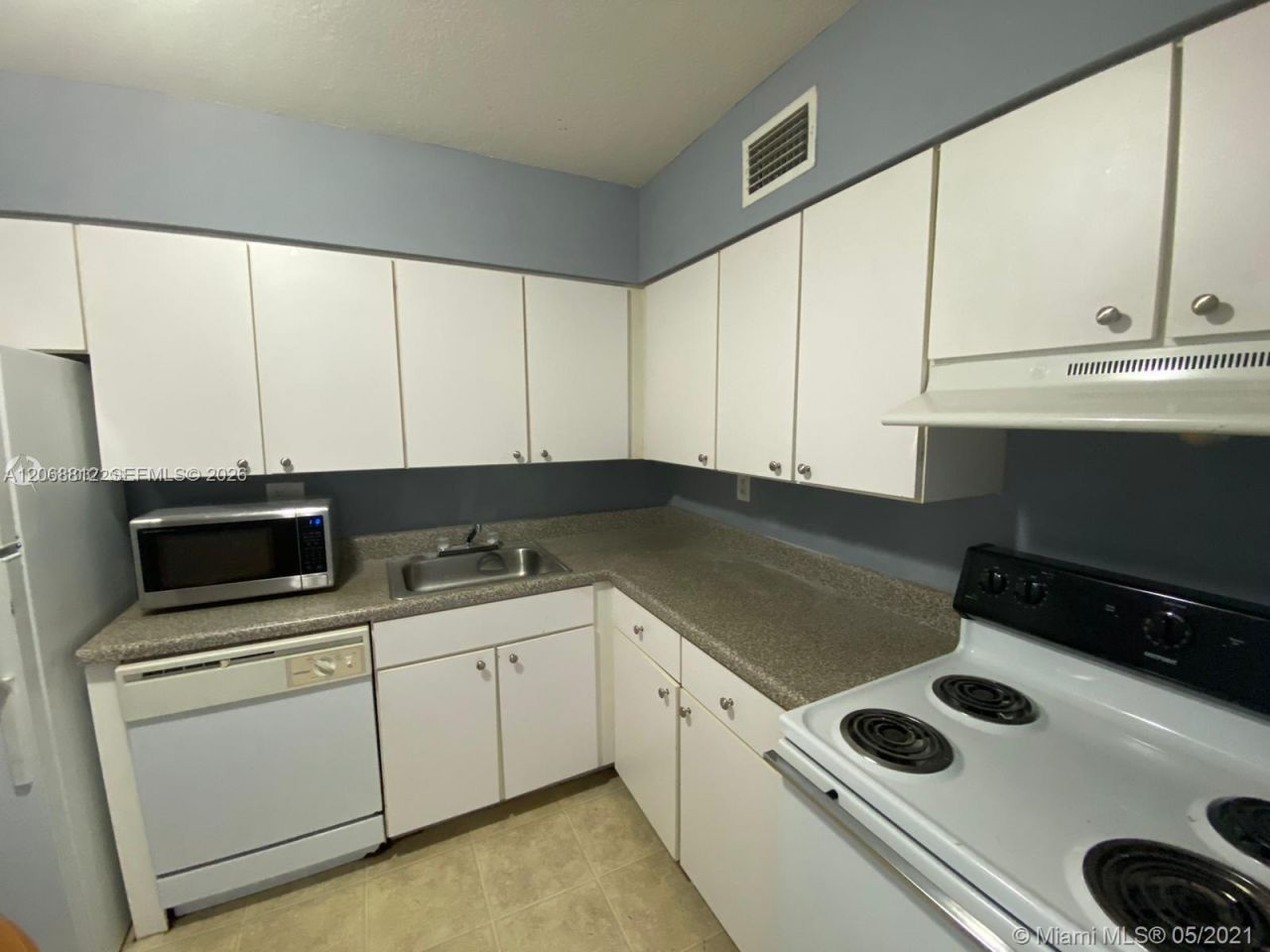 5241 Geneva Way , Unit 203, Doral, FL 33166 Photo