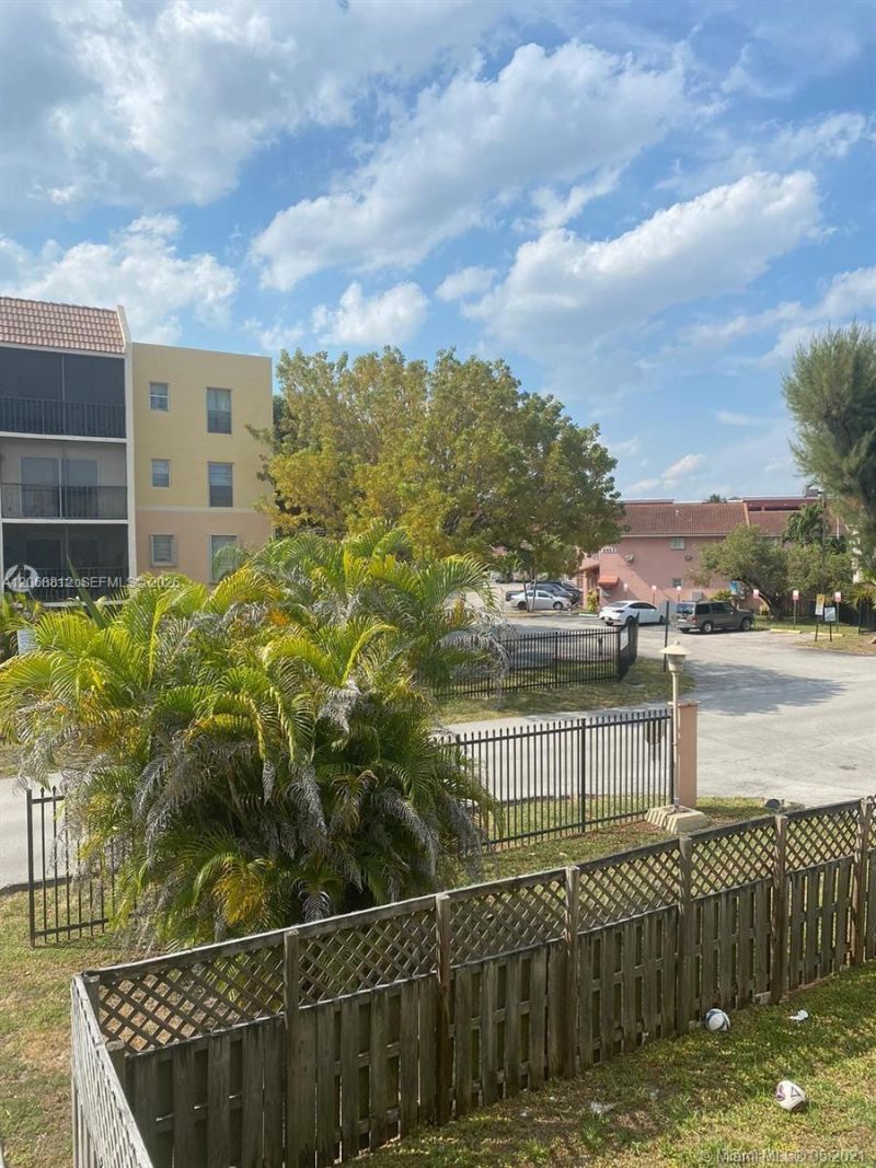5241 Geneva Way , Unit 203, Doral, FL 33166 Photo