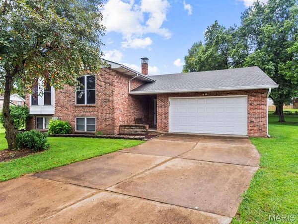 1612 Berry Court, Imperial, MO 63052
