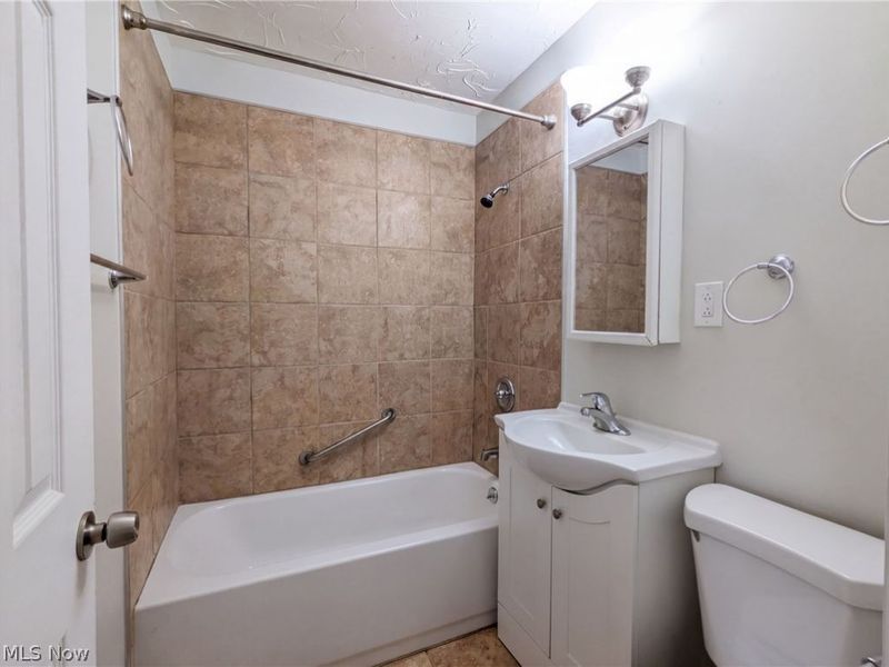 12722 Emery Avenue, Cleveland, OH 44135 Photo 14