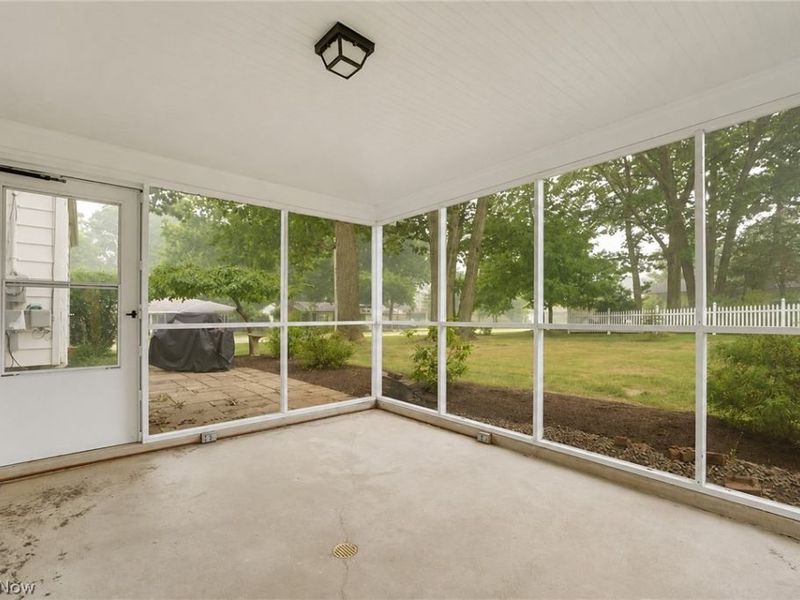 4880 Maple Hill Drive, Seven Hills, OH 44131 Photo 14
