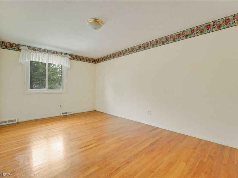 4880 Maple Hill Drive, Seven Hills, OH 44131 Photo 18
