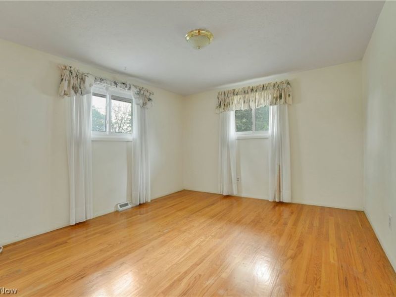 4880 Maple Hill Drive, Seven Hills, OH 44131 Photo 20