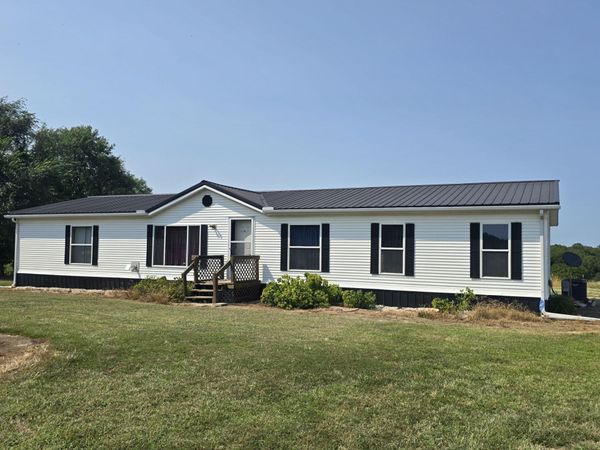21254 Farm Road 2007 , Aurora, MO 65605