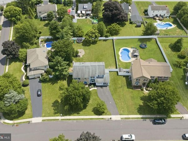 103 VALLEY VIEW CIRCLE, PHOENIXVILLE, PA 19460