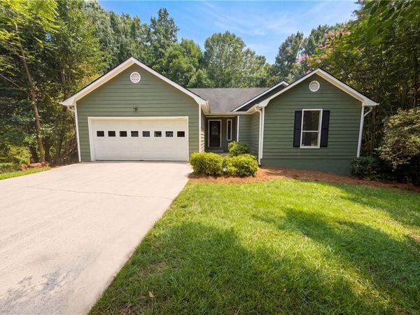 1626 River Trace , Auburn, GA 30011