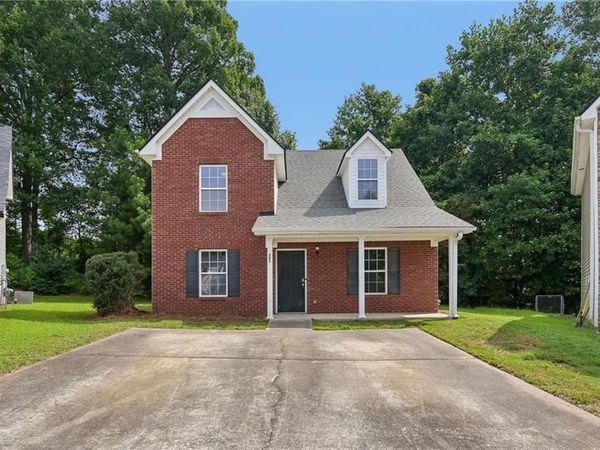203 Twin Pines Court , Dallas, GA 30132