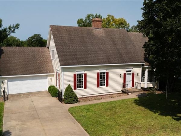 1201 9th Street, Baldwin City, KS 66006