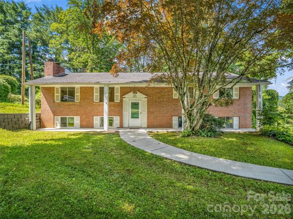 1317 Hyman Avenue , Hendersonville, NC 28792